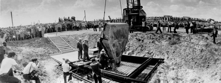 Закладка первого фундамента Оскольского электрометаллургического комбината. 11 августа 1978 года.